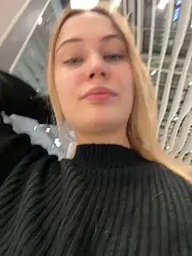 Snapshot of blonde_exe chatting on February 22, 2026, 3:57 pm blonde exe online show from February 22, 2026, 3:57 pm