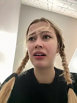 Snapshot of blonde_exe chatting on February 25, 2026, 3:34 pm blonde exe online show from February 25, 2026, 3:34 pm