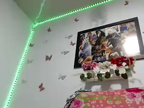 Snapshot of sofia69xxx chatting on March 3, 2026, 8:32 am sofia69xxx online show from March 3, 2026, 8:32 am