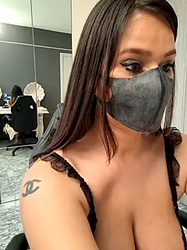 Nhaomy    online show from February 9, 2026, 1:31 pm