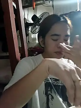 Snapshot of Wildcam21 chatting on February 19, 2026, 5:15 am Wildcam21 online show from February 19, 2026, 5:15 am