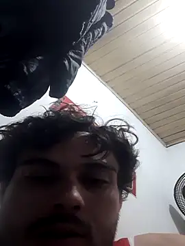 henriquefc2712 online show from April 23, 2026, 6:31 am