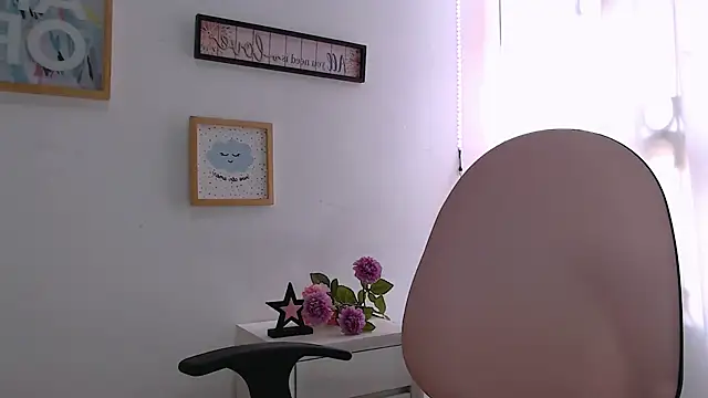 Aantoniaa brown27 online show from February 20, 2026, 1:46 pm