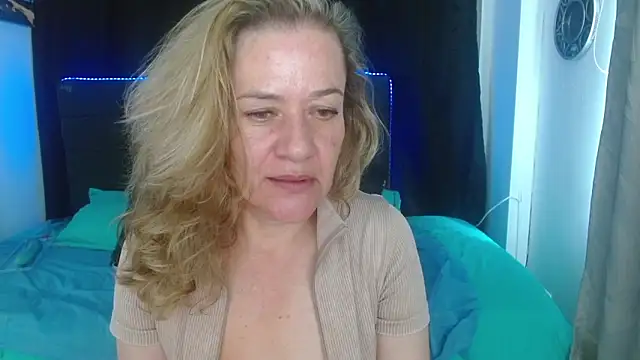 andreea xx online show from February 11, 2026, 1:55 pm