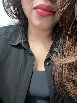 riya sharma11 online show from April 7, 2026, 10:33 pm