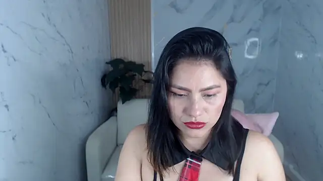 Snapshot of rox_luxury_tf chatting on March 3, 2026, 8:27 pm rox luxury tf online show from March 3, 2026, 8:27 pm