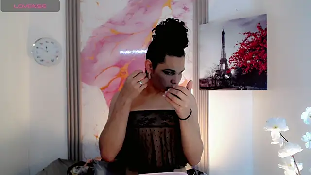 Snapshot of Zonce_shimer chatting on May 11, 2026, 7:33 pm Zonce shimer online show from May 11, 2026, 7:33 pm