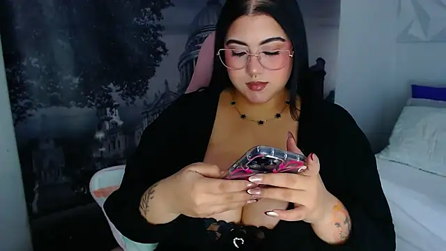Snapshot of mady_musex chatting on July 16, 2026, 8:17 pm mady musex online show from July 16, 2026, 8:17 pm