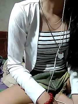 DoliceGirl2k online show from April 7, 2026, 11:17 pm