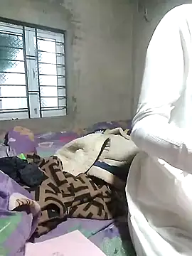 DoliceGirl2k online show from April 11, 2026, 10:57 pm