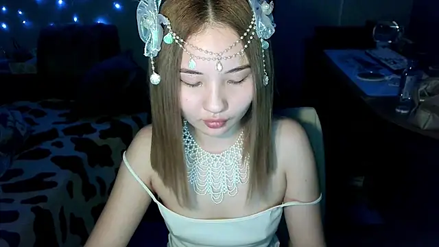 Hazel 4 U online show from March 27, 2026, 10:11 pm