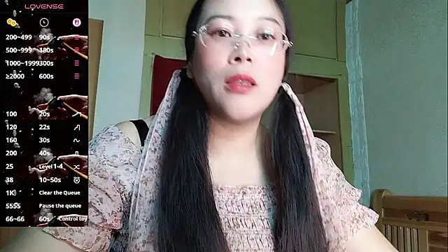 vivi523 online show from April 15, 2026, 12:16 am