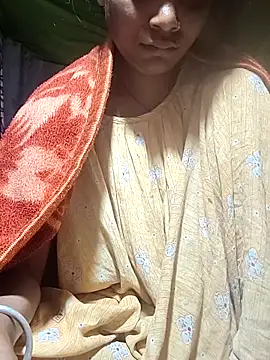 Snapshot of Sweet-runi chatting on May 3, 2026, 10:46 pm Sweet-runi online show from May 3, 2026, 10:46 pm