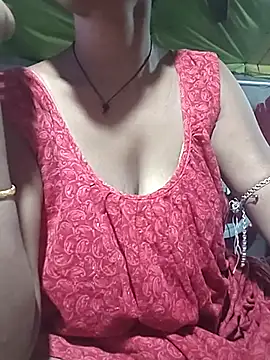 Snapshot of Sweet-runi chatting on February 22, 2026, 7:33 am Sweet-runi online show from February 22, 2026, 7:33 am