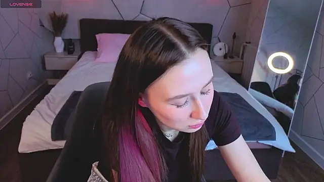  Kiki angel  online show from March 15, 2026, 9:27 am