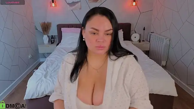 Snapshot of adele_crown chatting on February 10, 2026, 1:48 am adele crown online show from February 10, 2026, 1:48 am