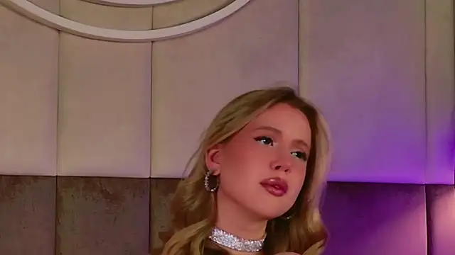 Snapshot of Beckie_White chatting on February 20, 2026, 8:55 pm Beckie White online show from February 20, 2026, 8:55 pm