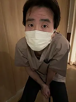 shizuku-kun211 online show from April 8, 2026, 4:30 pm