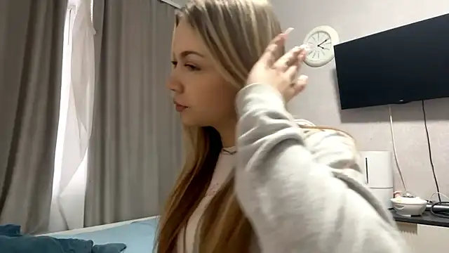 Snapshot of MilaSliger chatting on February 9, 2026, 12:25 pm MilaSliger online show from February 9, 2026, 12:25 pm