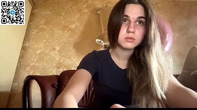 Snapshot of LovelySilk_63 chatting on May 31, 2026, 7:58 am LovelySilk 63 online show from May 31, 2026, 7:58 am