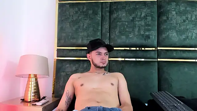 GaelyCoral online show from March 24, 2026, 11:21 am