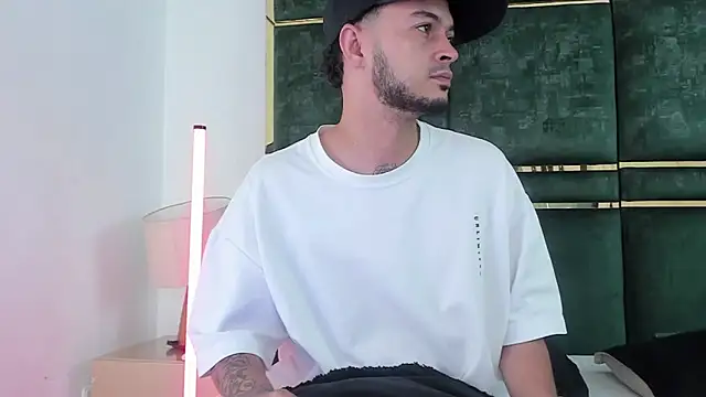 GaelyCoral online show from February 23, 2026, 11:44 am