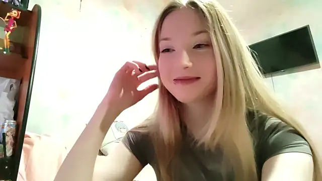 Snapshot of TiaBIanks chatting on March 3, 2026, 8:10 am TiaBIanks online show from March 3, 2026, 8:10 am