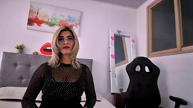 Snapshot of Sharlott_3 chatting on February 6, 2026, 1:40 pm Sharlott 3 online show from February 6, 2026, 1:40 pm