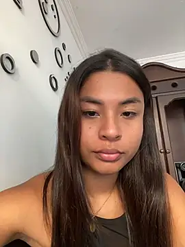 Snapshot of Romie_rous chatting on May 5, 2026, 5:05 pm Romie rous online show from May 5, 2026, 5:05 pm