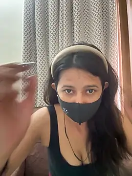 Snapshot of raavigirl chatting on July 1, 2026, 12:05 pm raavigirl online show from July 1, 2026, 12:05 pm