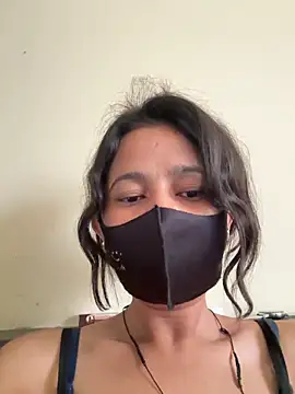 raavigirl online show from March 13, 2026, 3:33 am