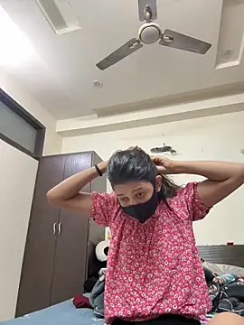 raavigirl online show from March 22, 2026, 6:26 am