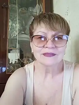 SophieBurns online show from May 27, 2026, 10:44 am