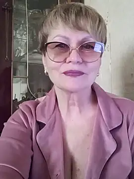 Snapshot of SophieBurns chatting on June 13, 2026, 11:08 am SophieBurns online show from June 13, 2026, 11:08 am