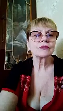 Snapshot of SophieBurns chatting on June 14, 2026, 10:05 am SophieBurns online show from June 14, 2026, 10:05 am