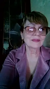SophieBurns online show from May 17, 2026, 2:06 pm