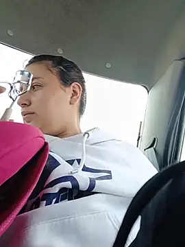 MajoArias online show from April 4, 2026, 5:52 pm