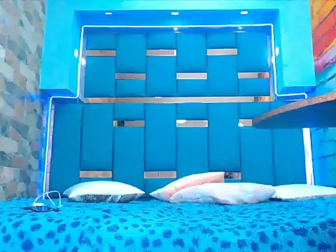 Snapshot of warmNoah chatting on March 3, 2026, 7:43 pm warmNoah online show from March 3, 2026, 7:43 pm