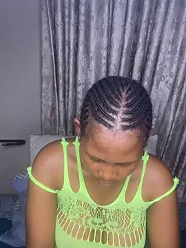 Snapshot of applebae chatting on April 7, 2026, 11:45 am applebae online show from April 7, 2026, 11:45 am