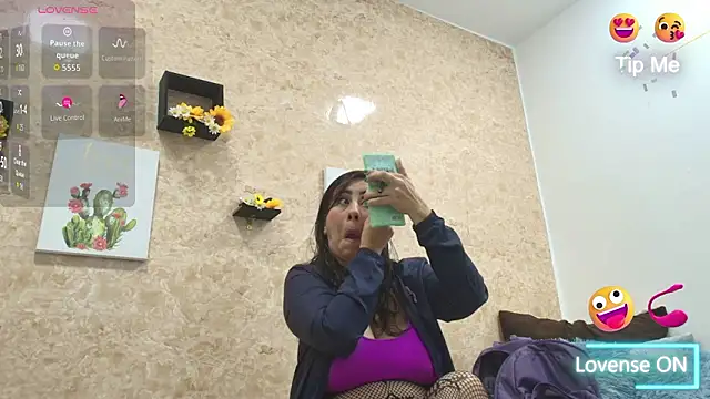 Sophie Tyler online show from March 18, 2026, 1:46 pm