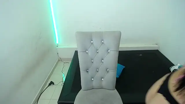 Naomy Reiden online show from March 15, 2026, 9:44 pm