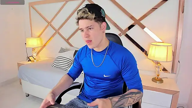 Snapshot of rayan_linxx chatting on February 17, 2026, 7:22 pm rayan linxx online show from February 17, 2026, 7:22 pm