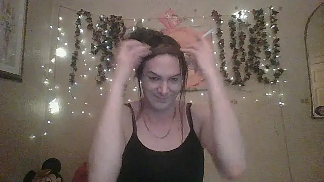 Snapshot of sillymillie4 chatting on April 21, 2026, 12:23 am sillymillie4 online show from April 21, 2026, 12:23 am
