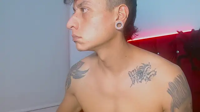 SkinnyDevil12 online show from March 4, 2026, 3:47 am