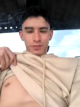 Camilow w online show from March 28, 2026, 10:33 pm