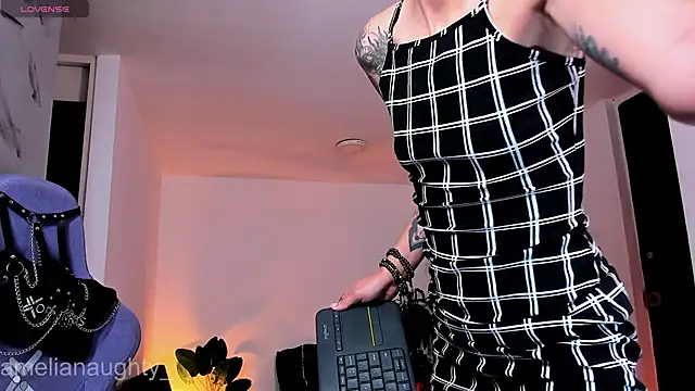 AmeliaNaughty  online show from April 15, 2026, 4:33 pm