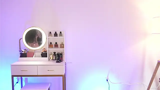 Eva-savage online show from April 15, 2026, 6:12 pm