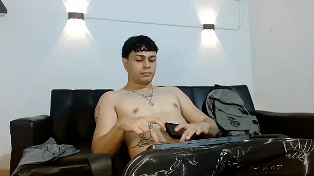 Philip Jons online show from April 22, 2026, 8:48 pm