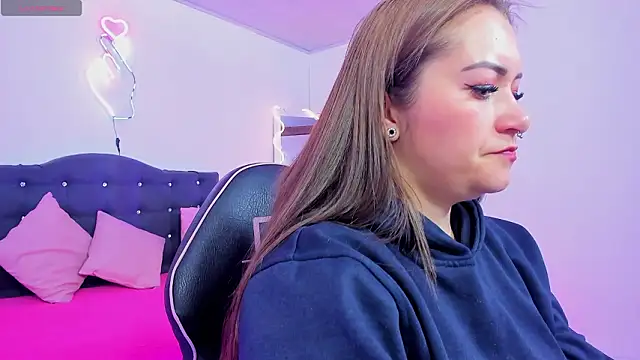 Snapshot of LUNAKITTY_TAY chatting on March 17, 2026, 11:35 am LUNAKITTY TAY online show from March 17, 2026, 11:35 am