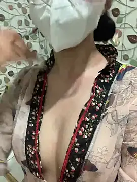 lonely lunae online show from February 7, 2026, 5:37 am